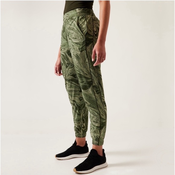 ATHLETA BROOKLYN LIGHTWEIGHT JOGGER IN SUMI MARBLE GREEN SIZE 12 - Picture 3 of 8